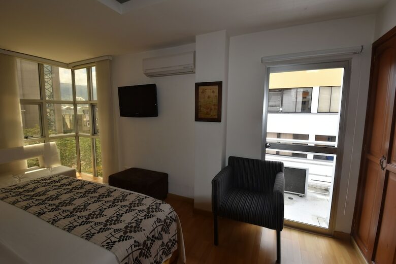 Hotel Bolivar Plaza