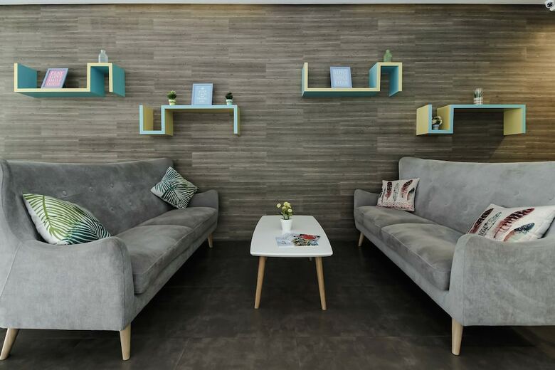Hotel Reddoorz Plus Near Tebet