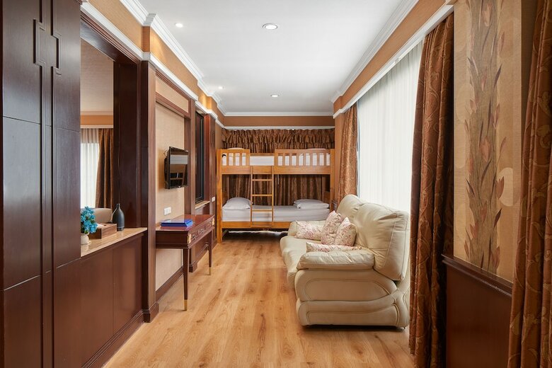 Floral Hotel � Dolphin Circle Pattaya