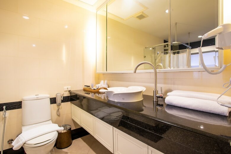 Floral Hotel � Dolphin Circle Pattaya