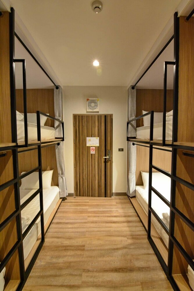 Hostal Lana Beds And Spaces - Hostel