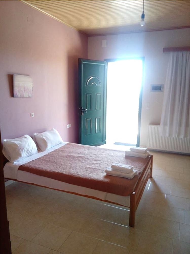 Hotel Studio Apartments A Breath Away From Myrtos By Prime