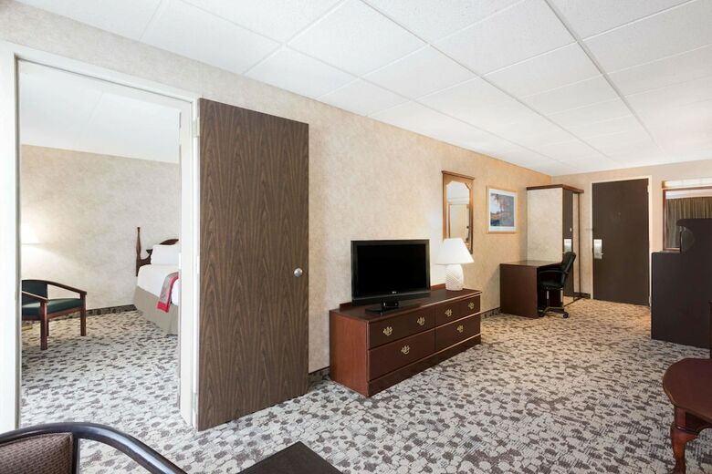 Hotel Ramada Plaza By Wyndham Portland
