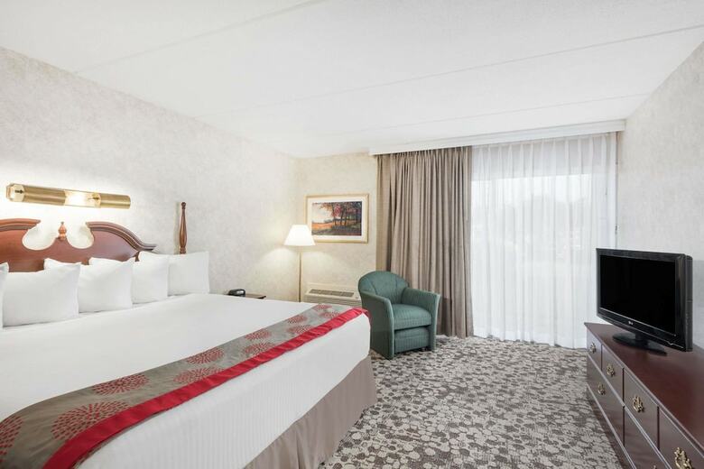 Hotel Ramada Plaza By Wyndham Portland