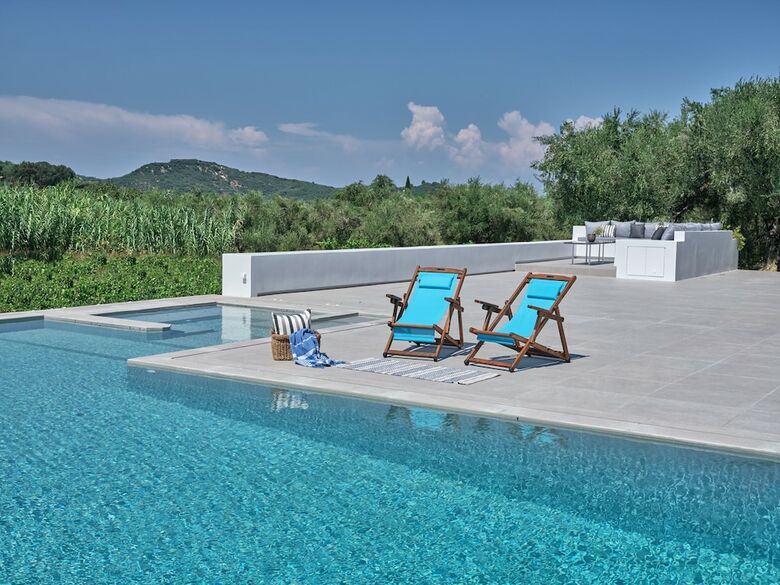 Drallos Luxury Villa