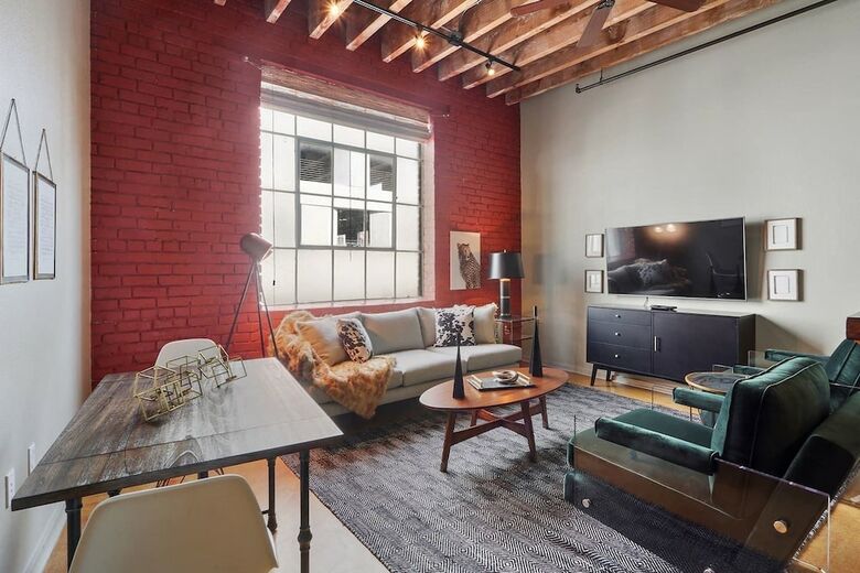 Apartamentos Inventive 2br/2.5 Ba Industrial Apt By Domio