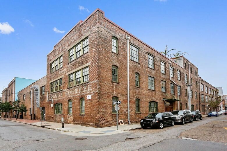 Apartamentos Inventive 2br/2.5 Ba Industrial Apt By Domio