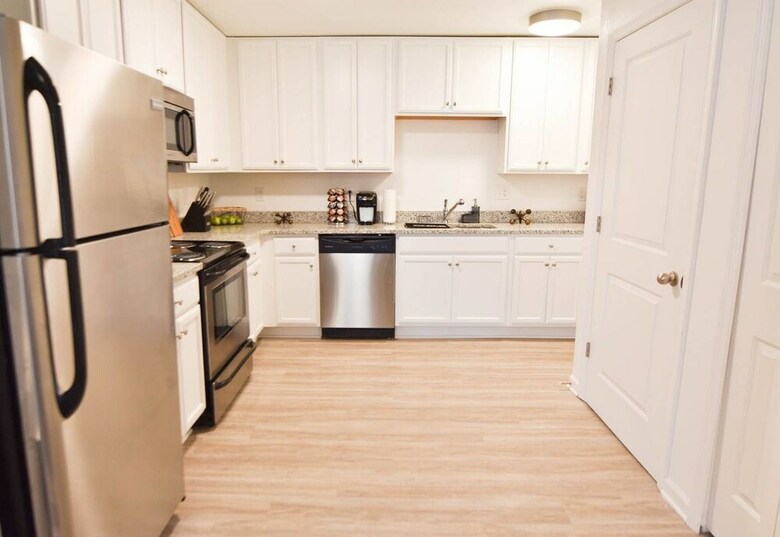 Apartamentos 8 Brs Comprised Of 4 Separate 2br Suites By Domio