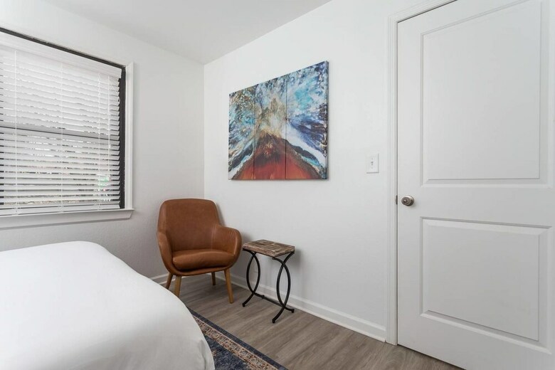 Apartamentos 8 Brs Comprised Of 4 Separate 2br Suites By Domio