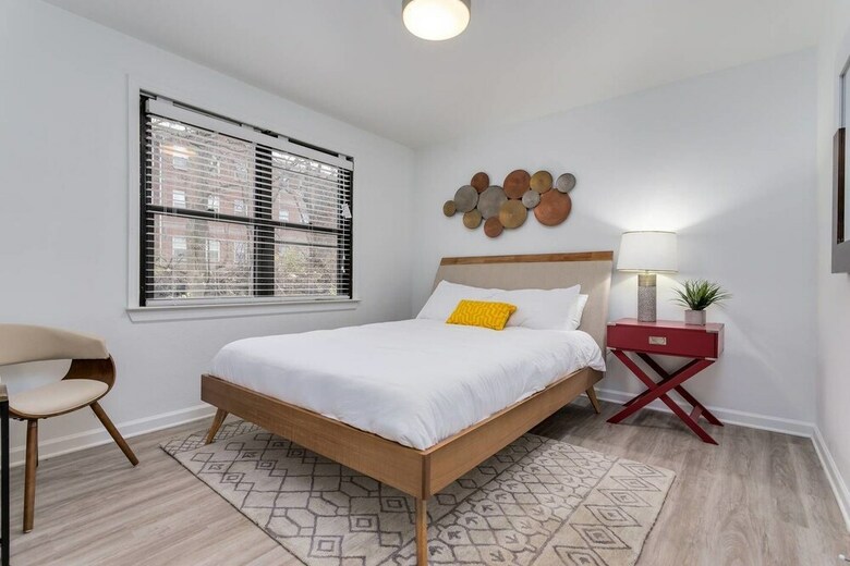 Apartamentos 8 Brs Comprised Of 4 Separate 2br Suites By Domio
