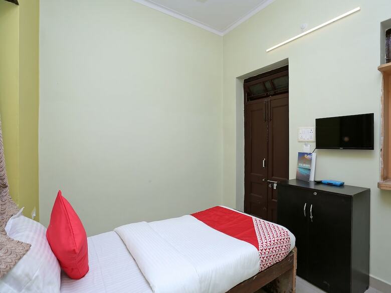 Oyo 14711 Hotel Natraj