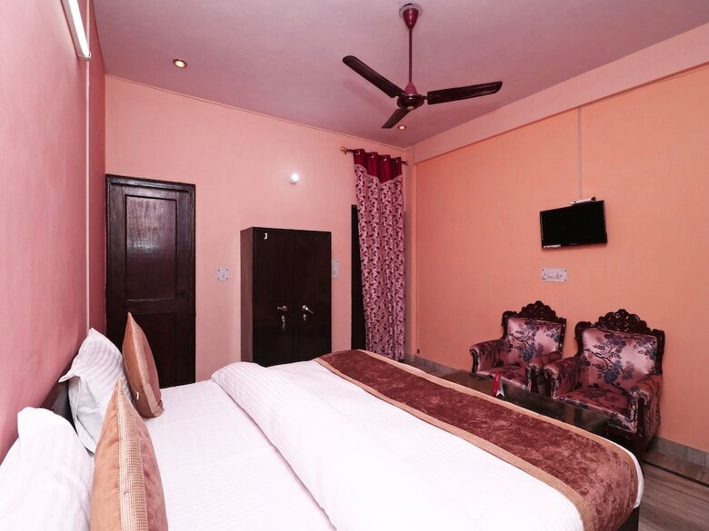 Hotel Oyo 16146 Royal Guest House