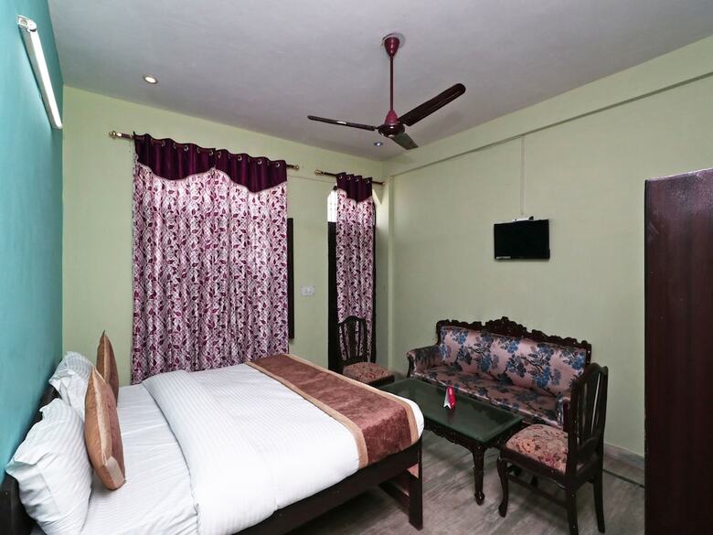 Hotel Oyo 16146 Royal Guest House