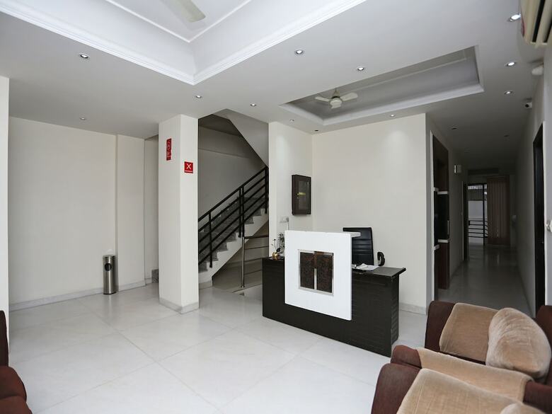 Oyo 16410 Hotel Retreet