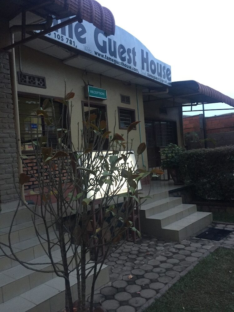 Hotel Fame Guest House