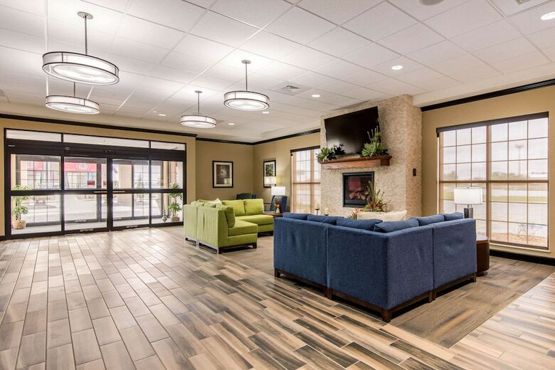 Hotel Comfort Suites