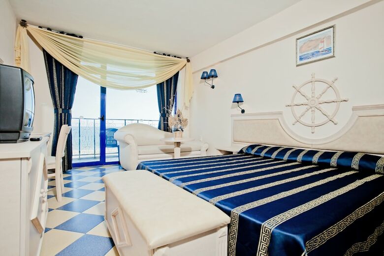 Hotel Chaika Beach Resort
