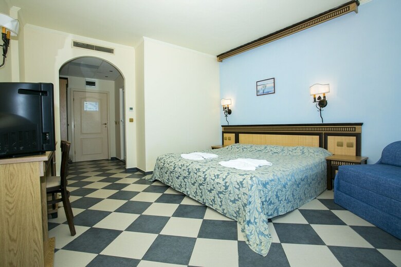 Hotel Chaika Beach Resort