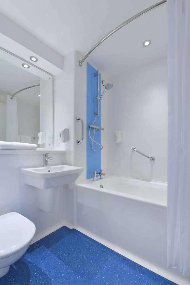 Hotel Travelodge Bath Waterside