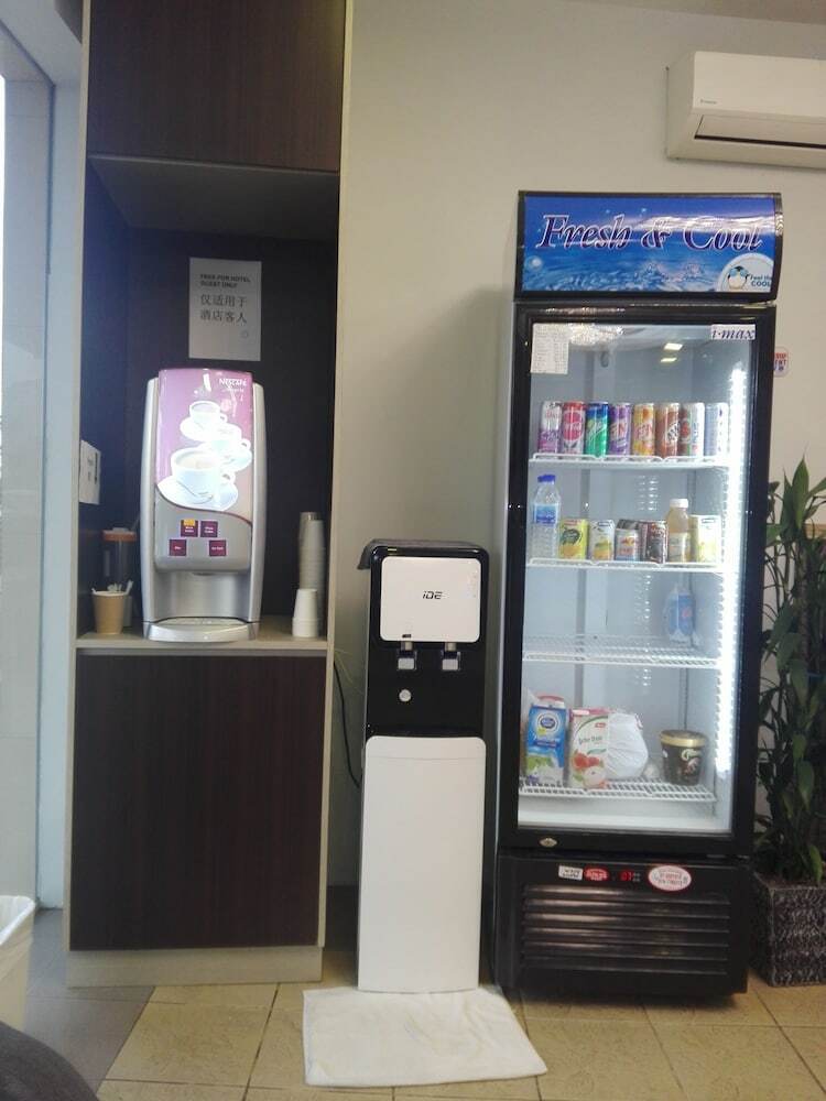 Tiong Hua Hotel