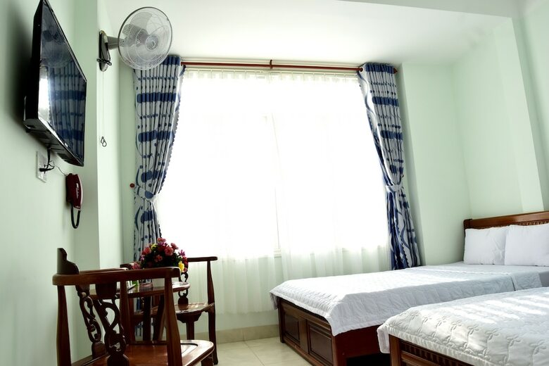 Hotel Khach San Huong Giang