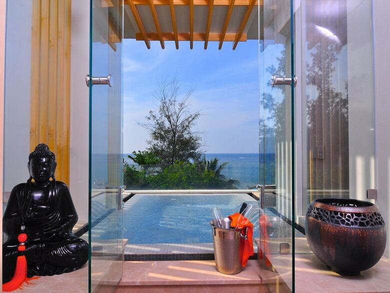 Aparthotel Beachfront Phuket Seaview Suites