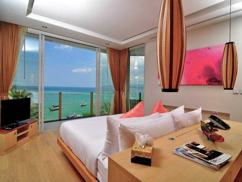 Aparthotel Beachfront Phuket Seaview Suites
