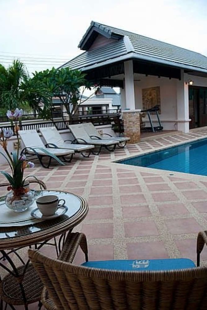 4 Bedroom Private Bali Style Villa Hh1