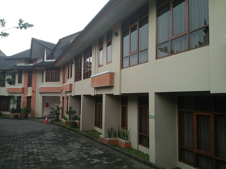 Ahadiat Hotel & Bungalow