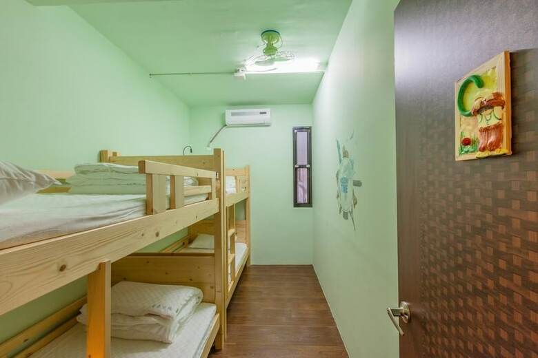 Hostal Goldenhouse Hostel