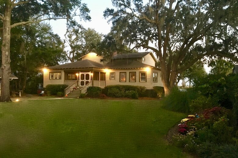 Bed & Breakfast Waterside Retreat