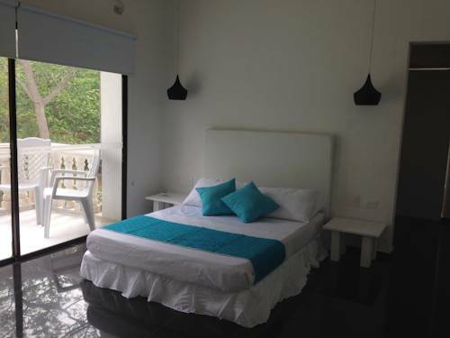 Hostal Casa De Las Flores Tropical Lodge
