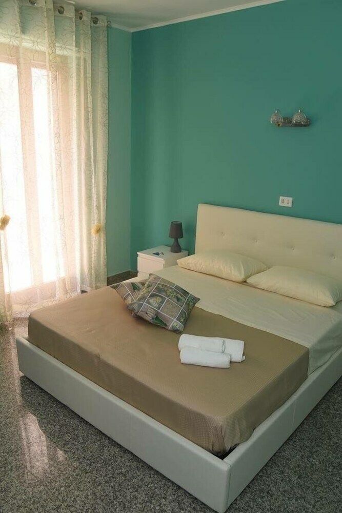Bed & Breakfast Charm Airport