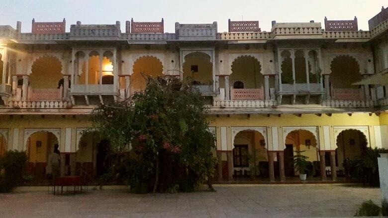 Hotel Bassi Fort