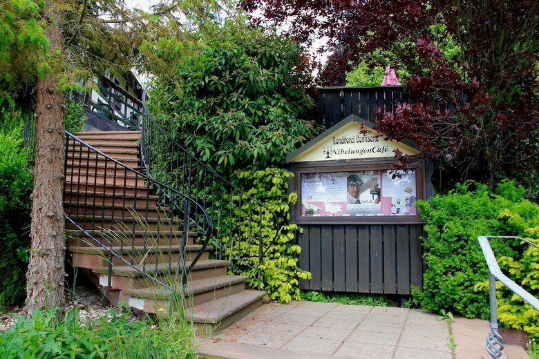Hotel Gassbachtal & Nibelungen Caf�