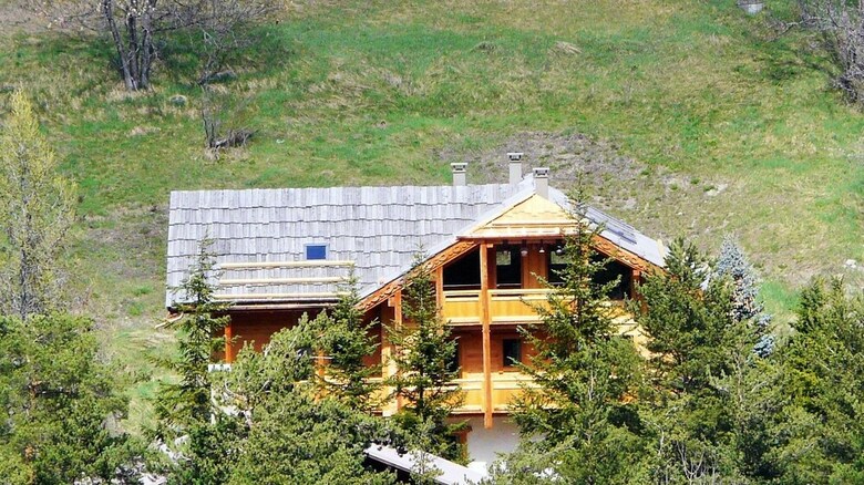 Hotel Le Cerf Che - Near Aravet Gondola