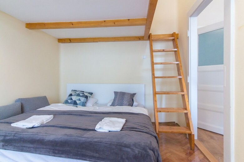 Opletalova Apartment On Wenceslas Square