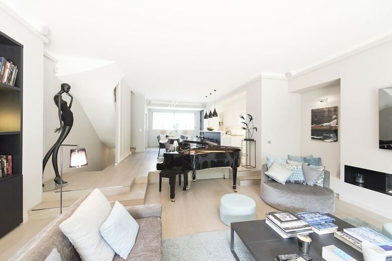 Grand Design On Ile Saint Germain