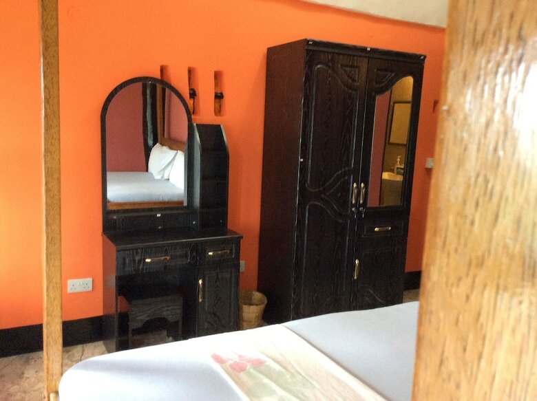 Hotel Kajibange Bar And Guesthouse
