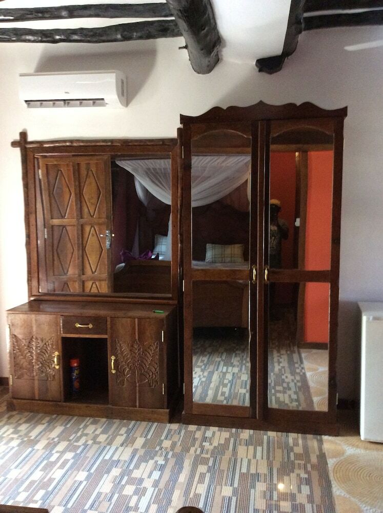 Hotel Kajibange Bar And Guesthouse
