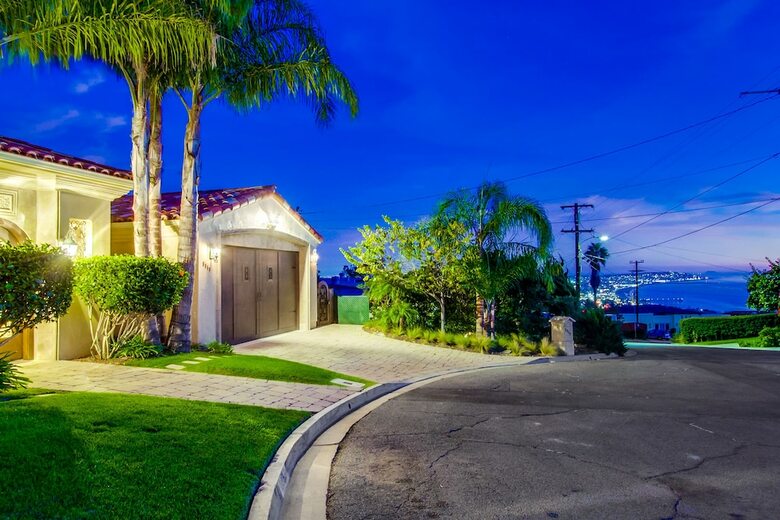 Tropical 5br La Jolla Retreat By Namastay