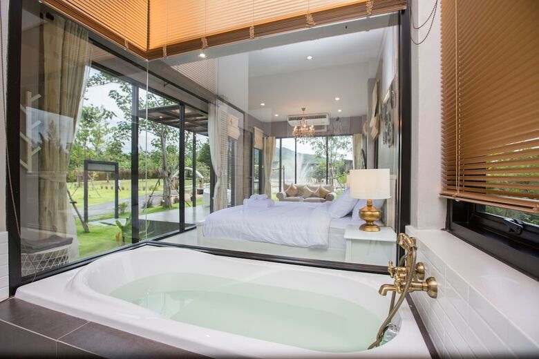 Hotel Release Pool Villa Resort