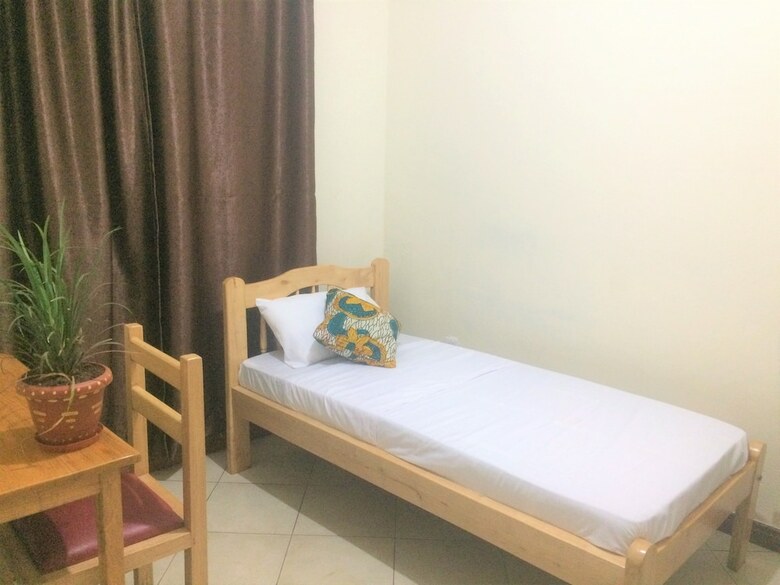 Hostal The Five Horsemen Uganda Ltd - Hostel
