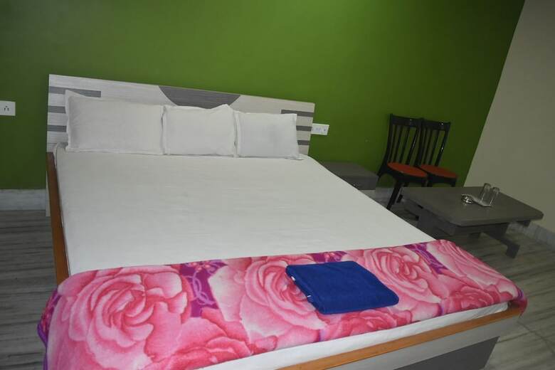 Hotel Mamoni Group