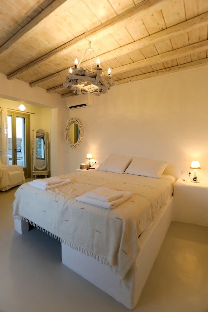 Anthi House