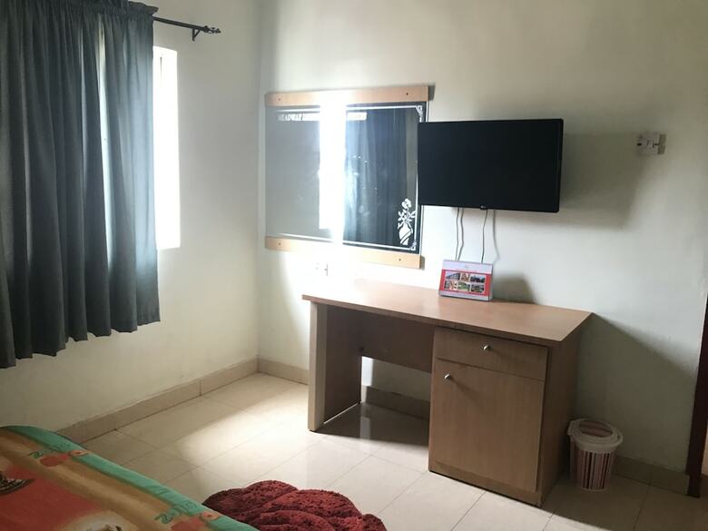 Meadway Luxury Hotels