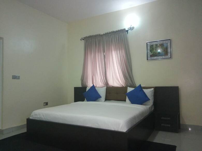 Hotel Peacock Apartments And Suites