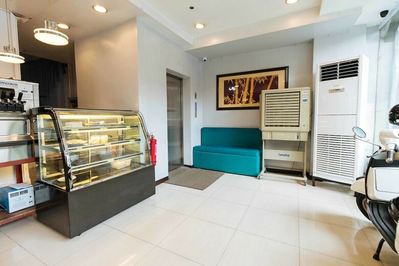 Hotel Reddoorz Plus @ Tayuman Manila