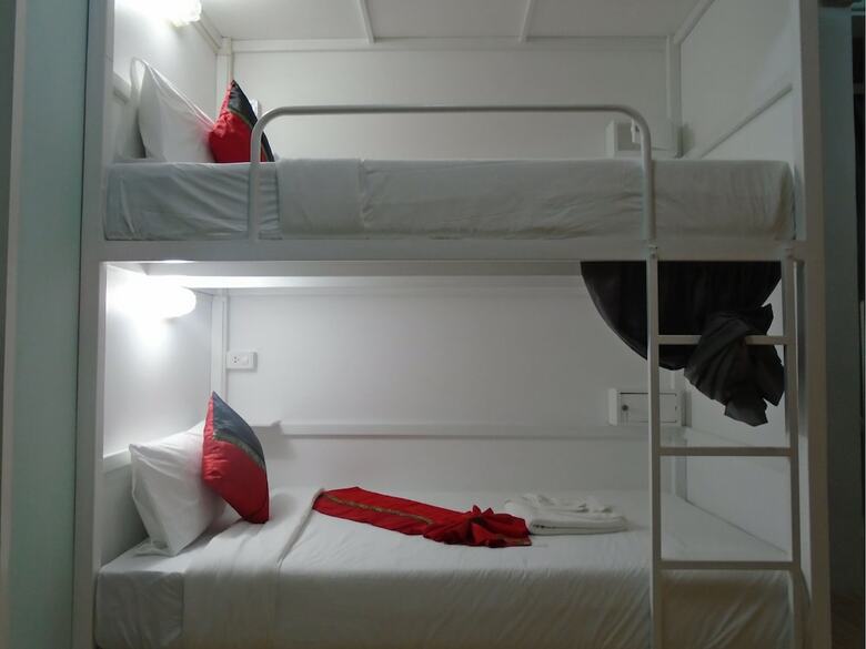 Hostal Panda Hostel Phuket - Adults Only