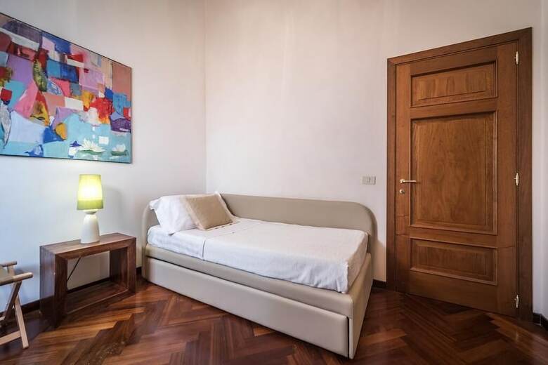Bed & Business -100 Torri